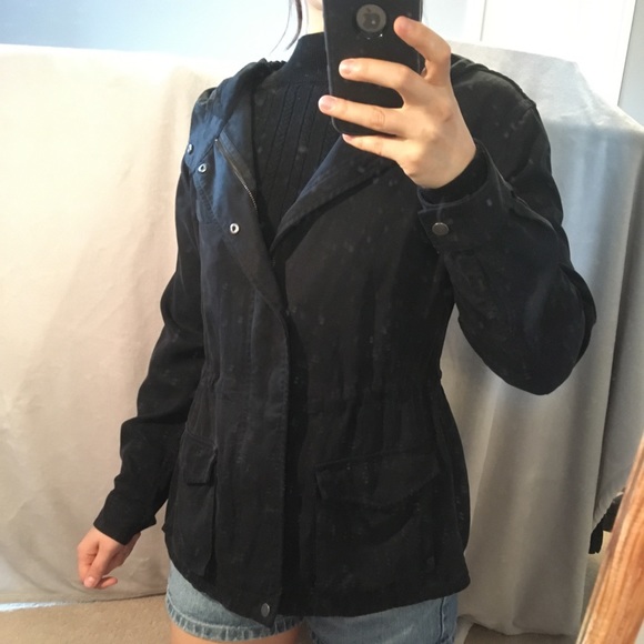 Black Aritzia Jacket - Picture 5 of 7